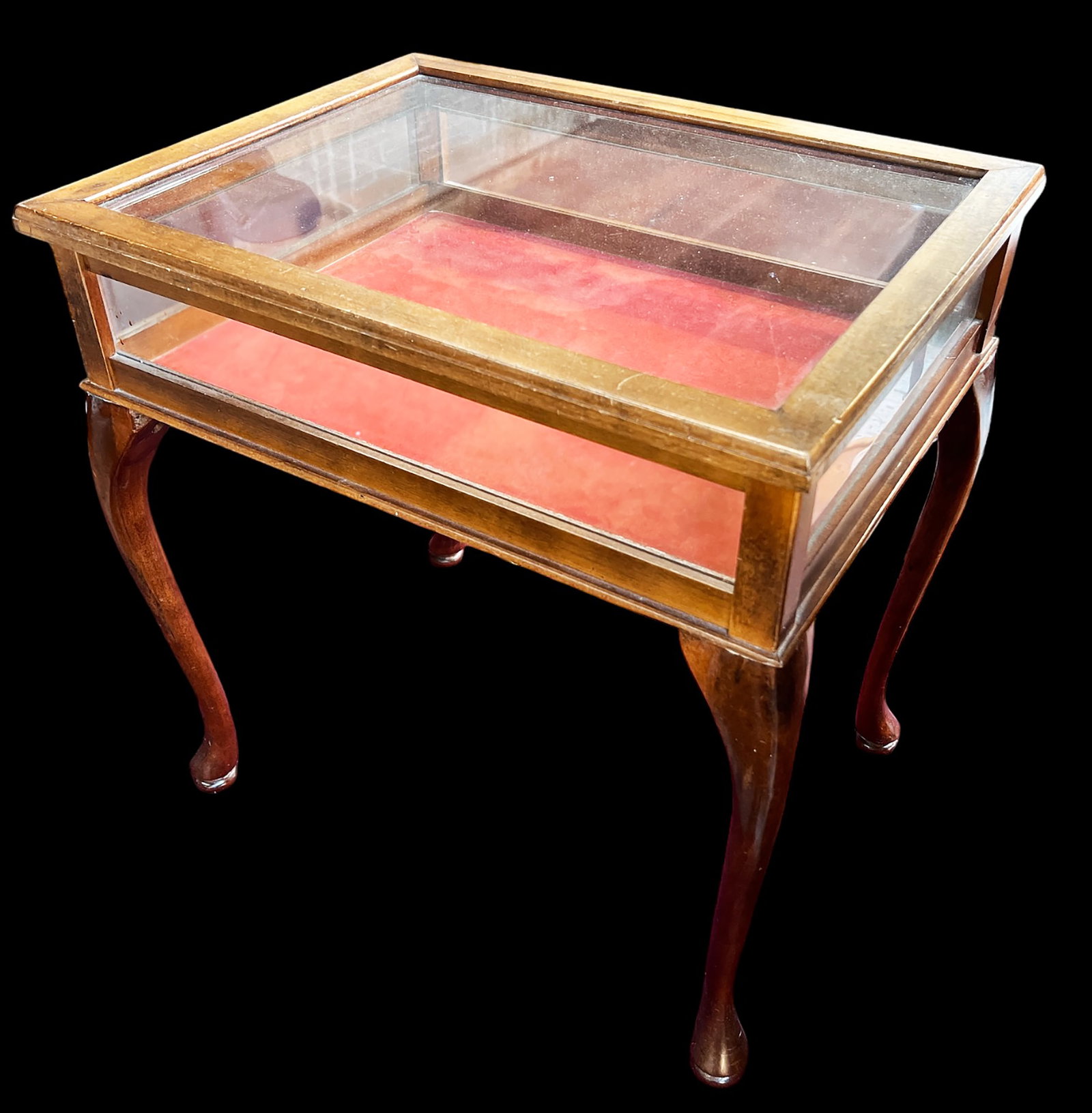 Vitrine Display Table or Case on Legs. (1 of 1)