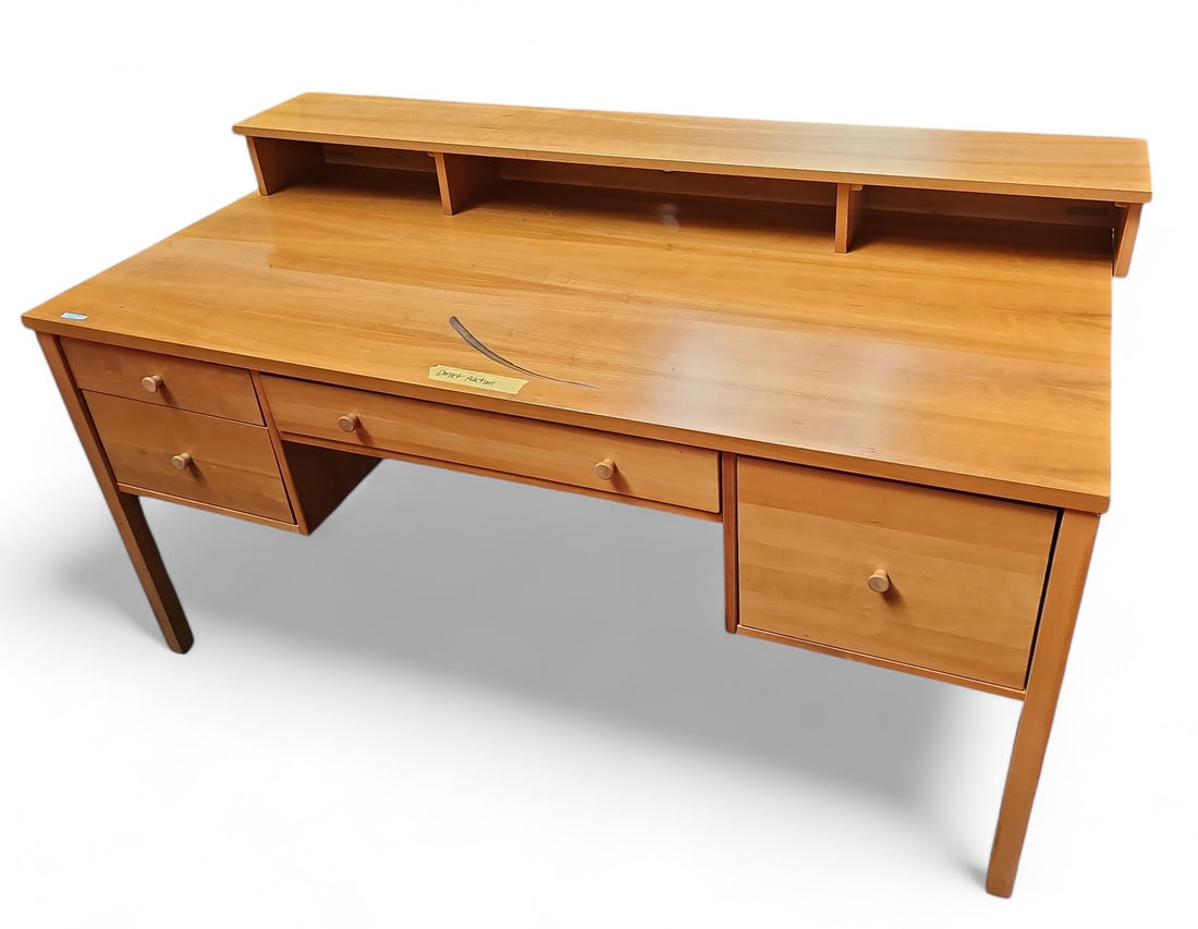 Light Cherry Wood Shaker Style Desk. (1 of 3)