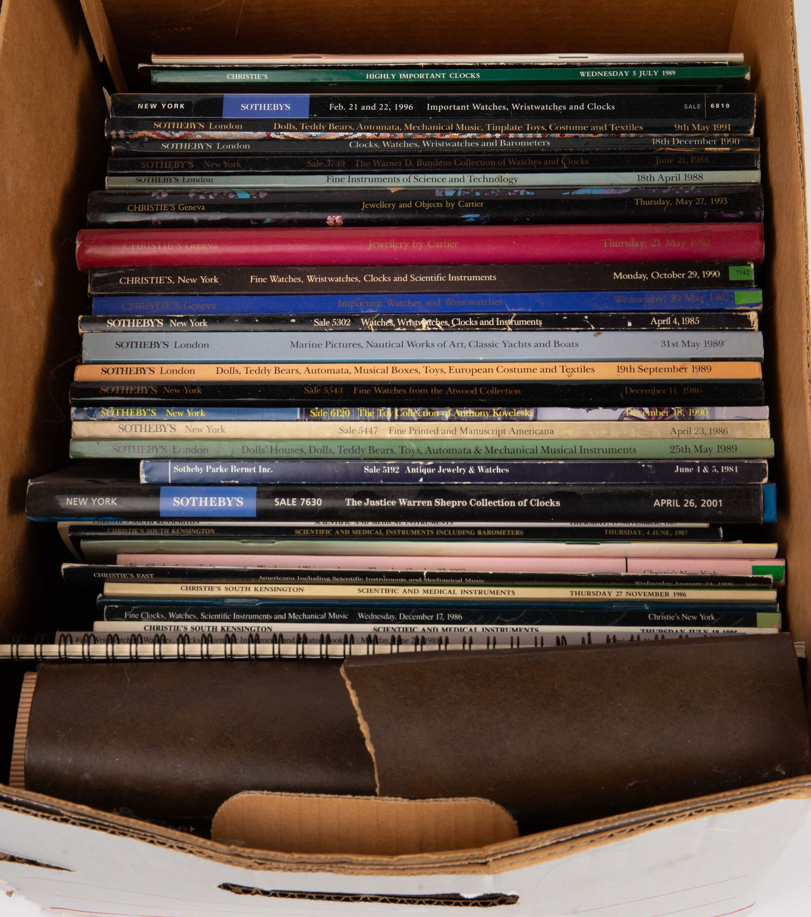 Large Lot of Vintage & Antique Books. (1 of 6)