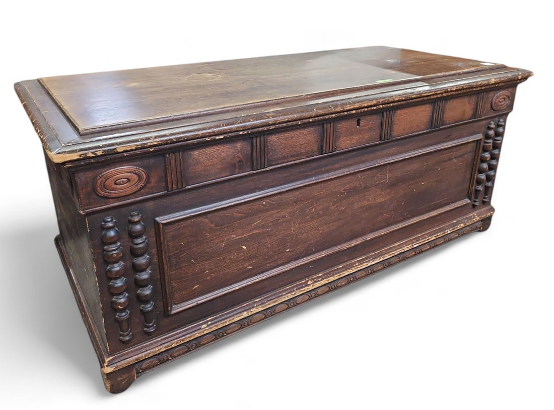 Antique Cedar Chest. (1 of 4)
