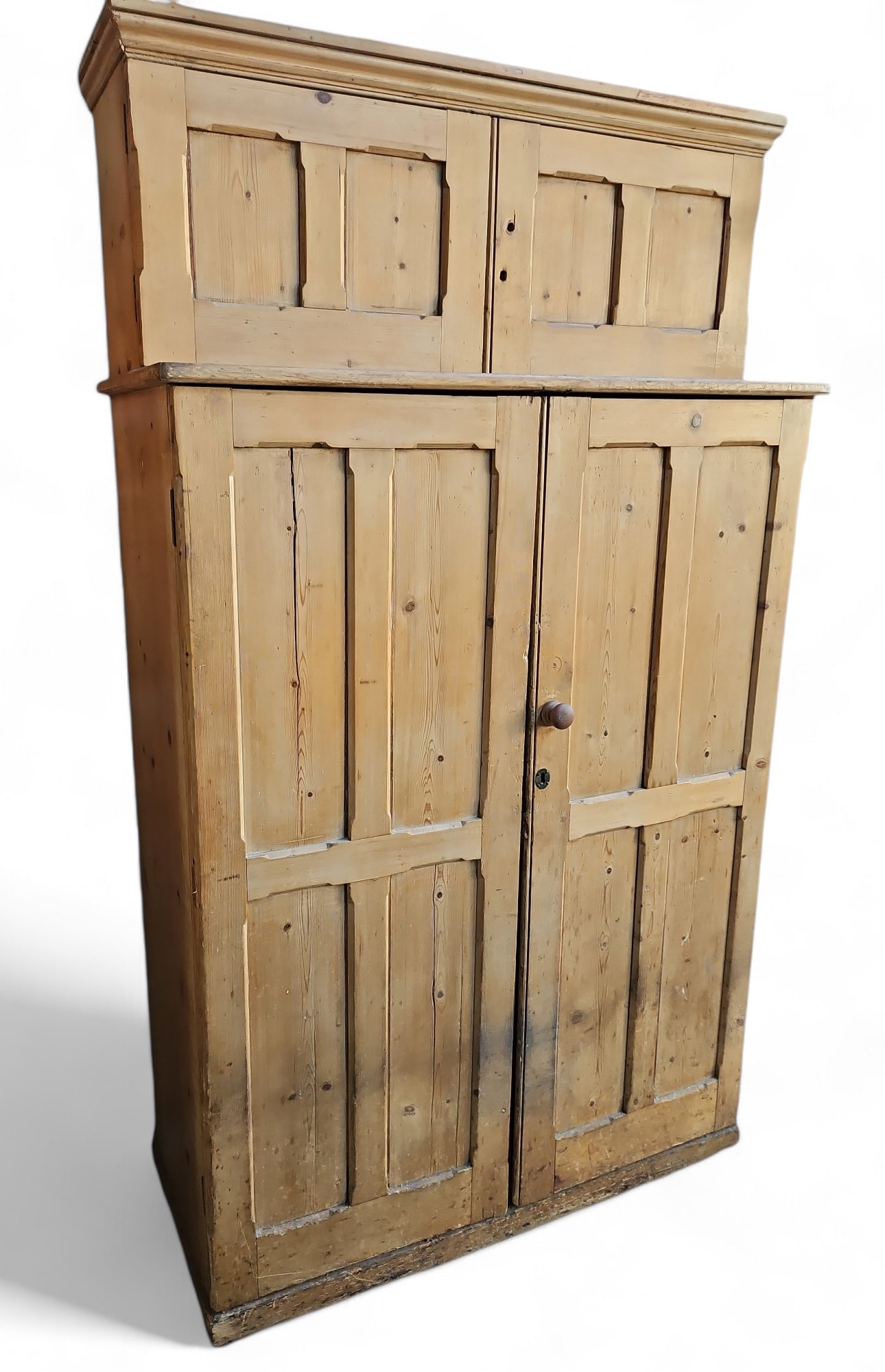 Large Vintage Pine Cabinet. (1 of 2)