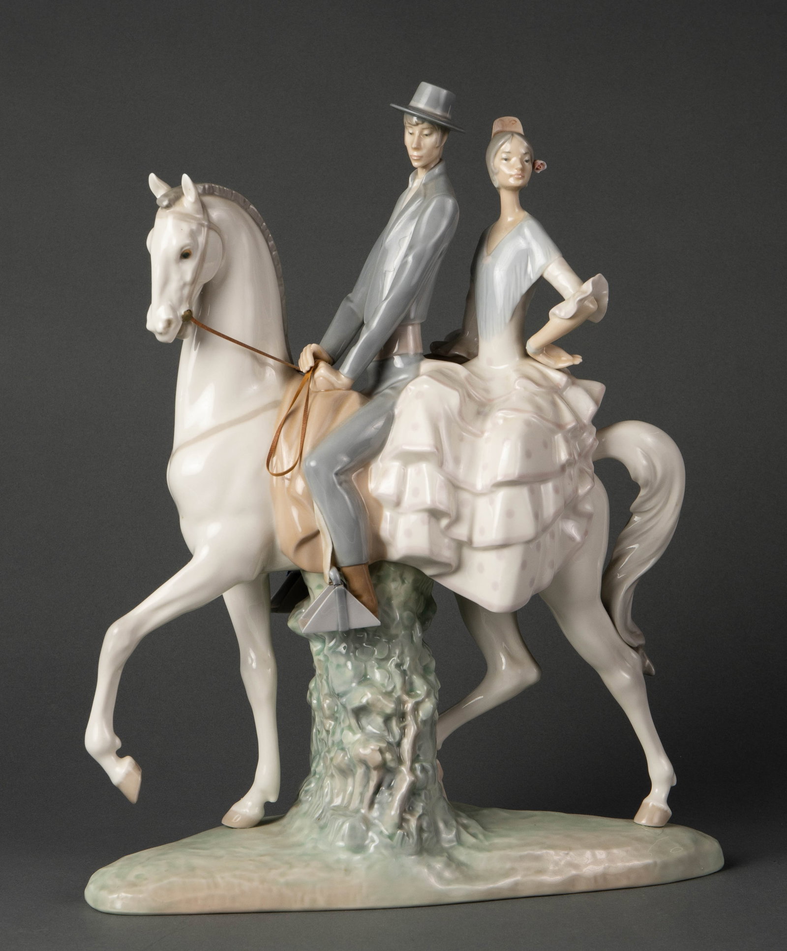 Lladro Andalusians Group - Couple on Horseback. (1 of 9)