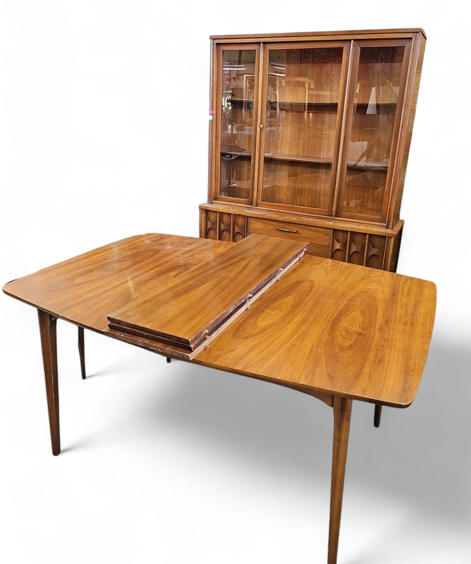 Hartman Mid-Century Modern China Cabinet & Table. (1 of 6)