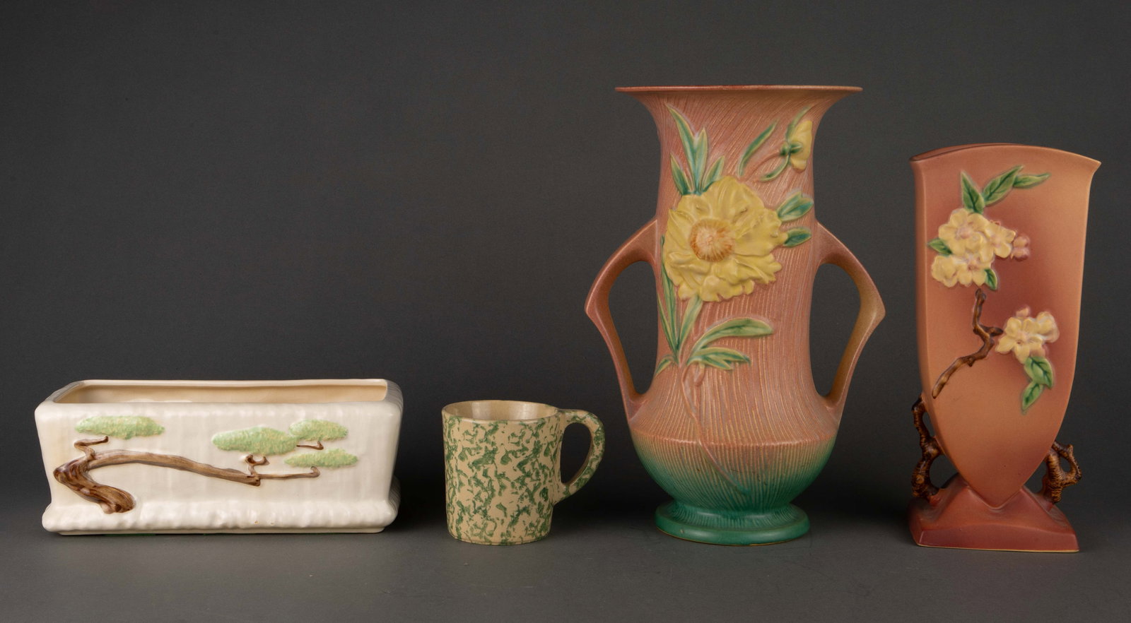 Lot of Roseville Pottery - Vases, Planter, Mug. (1 of 15)