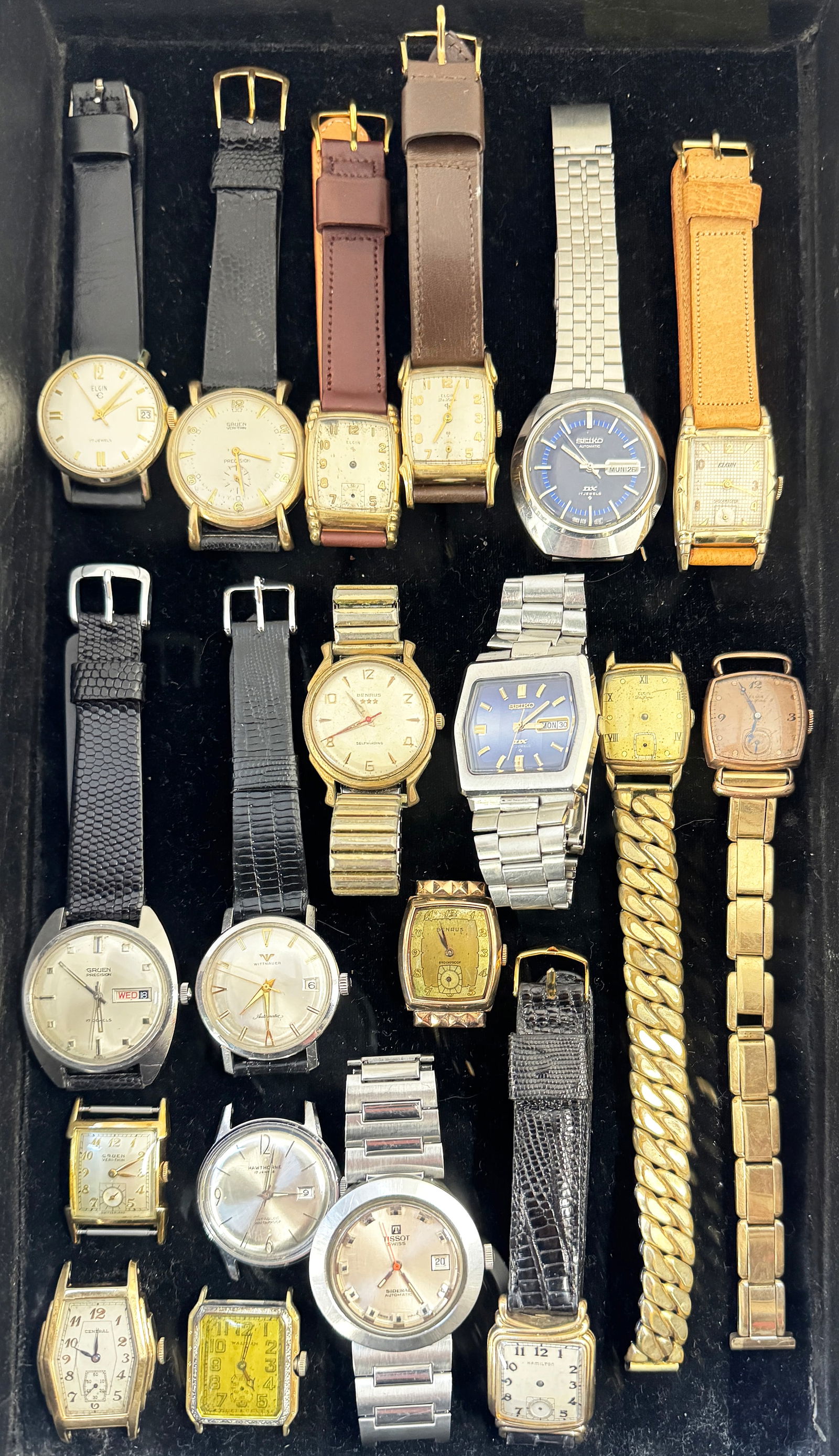 18 Vintage Wristwatches - Elgin, Seiko, Benrus. (1 of 4)