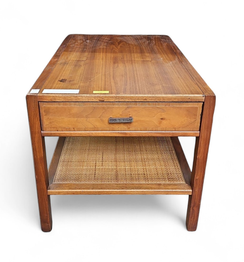 Mastercraft Walnut End Table. (1 of 2)