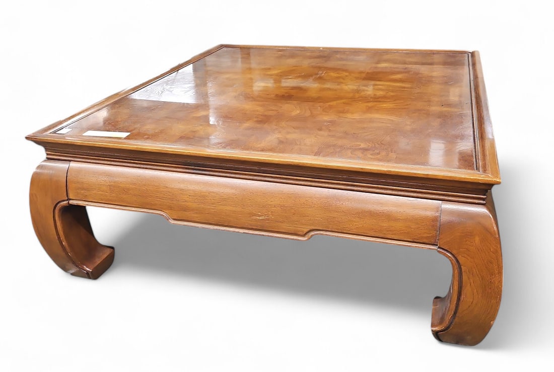 Thomasville Asian Style Coffee Table. (1 of 2)