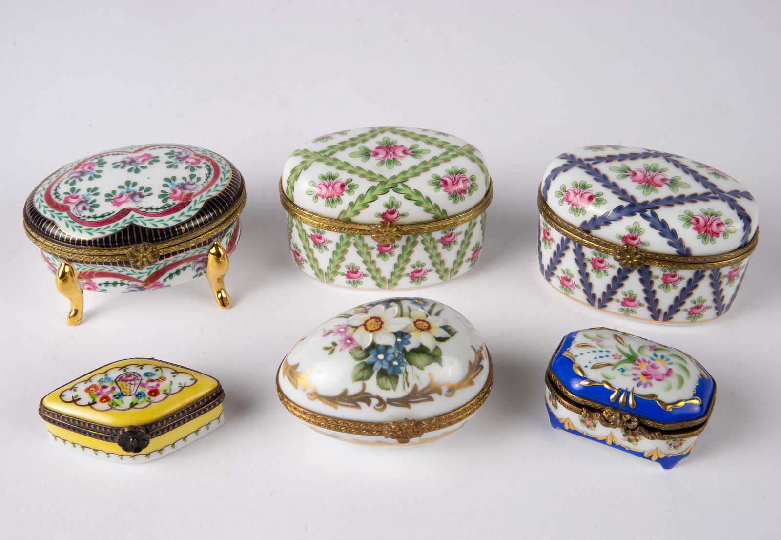 Lot of 6 Limoges Floral Pillboxes & Trinket Boxes. (1 of 5)