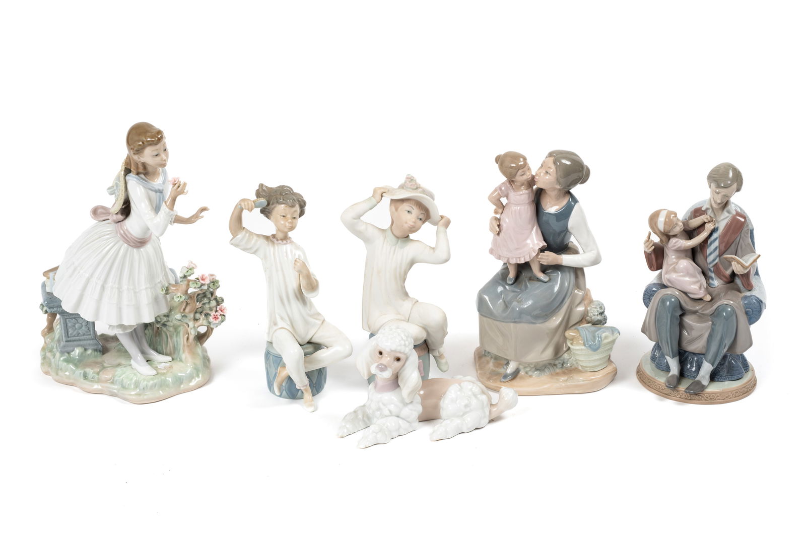 Lot of 6 Lladro Figurines - Parents, Children, Dog (1 of 6)