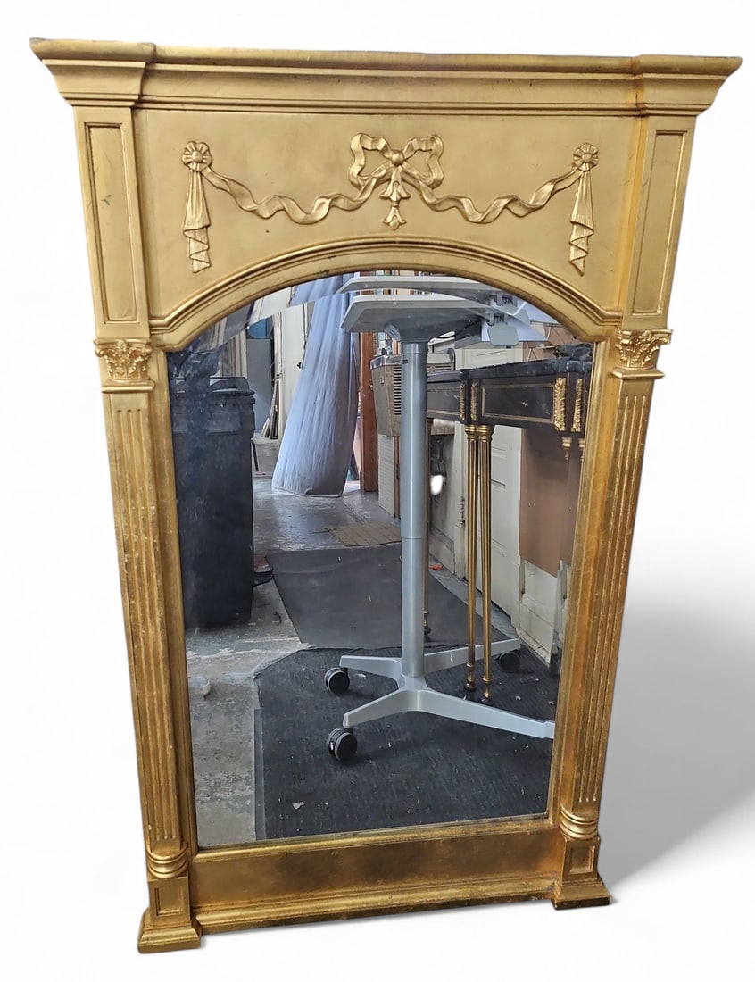 Large Gilt Wood Wall Mirror. (1 of 1)