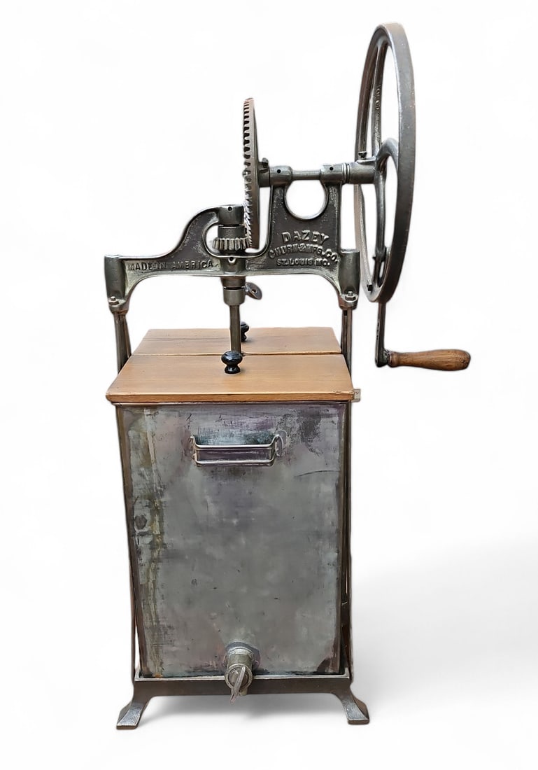 Large Vintage Metal Dazey Churn. (1 of 2)