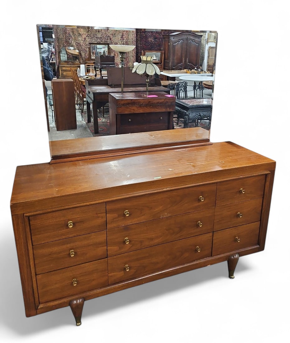 Kent Coffey Berkeley Mid Century Modern Dresser. (1 of 3)