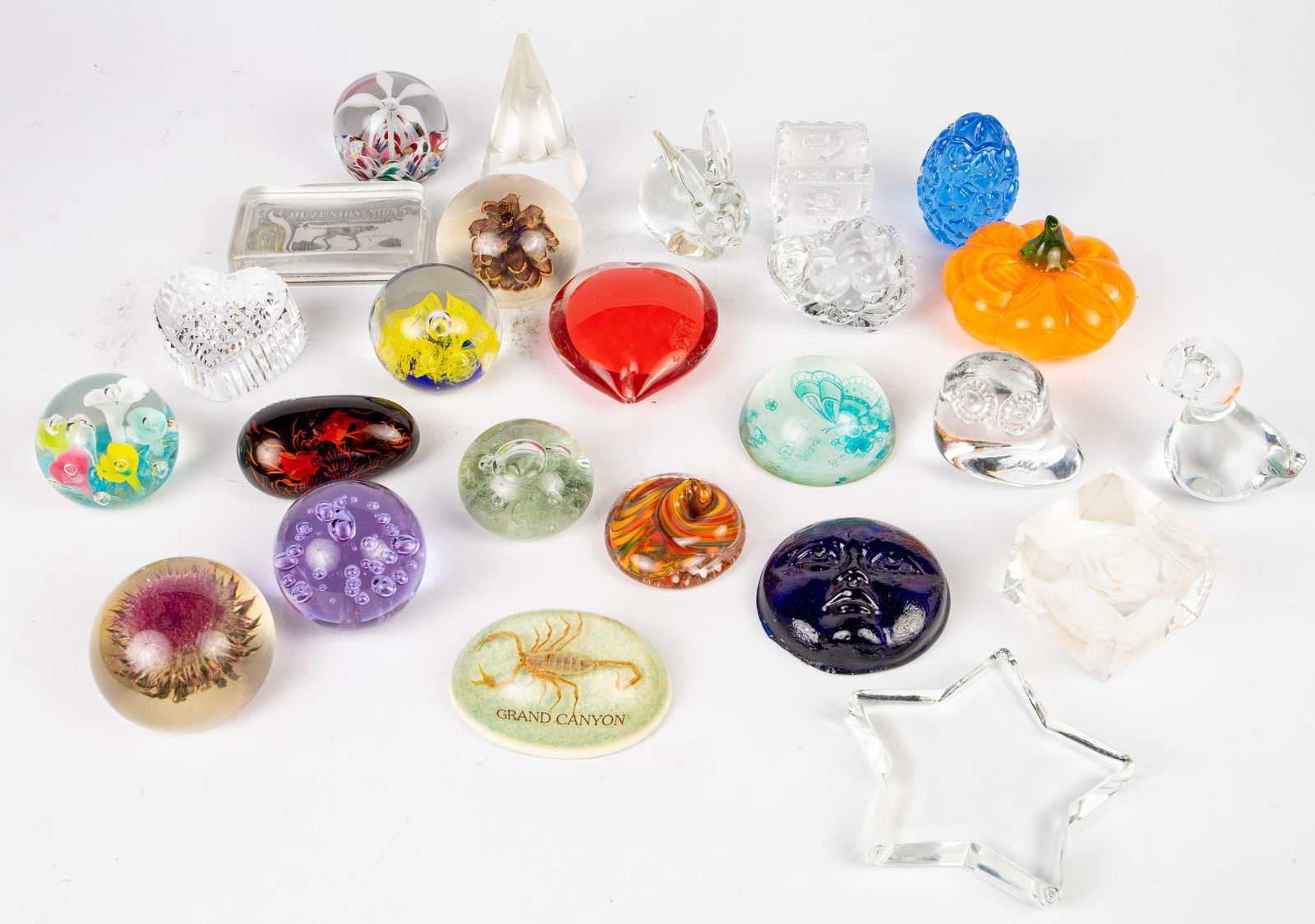 25 Paperweights - M. Cox, Fastoria, Maude & Bob. (1 of 5)