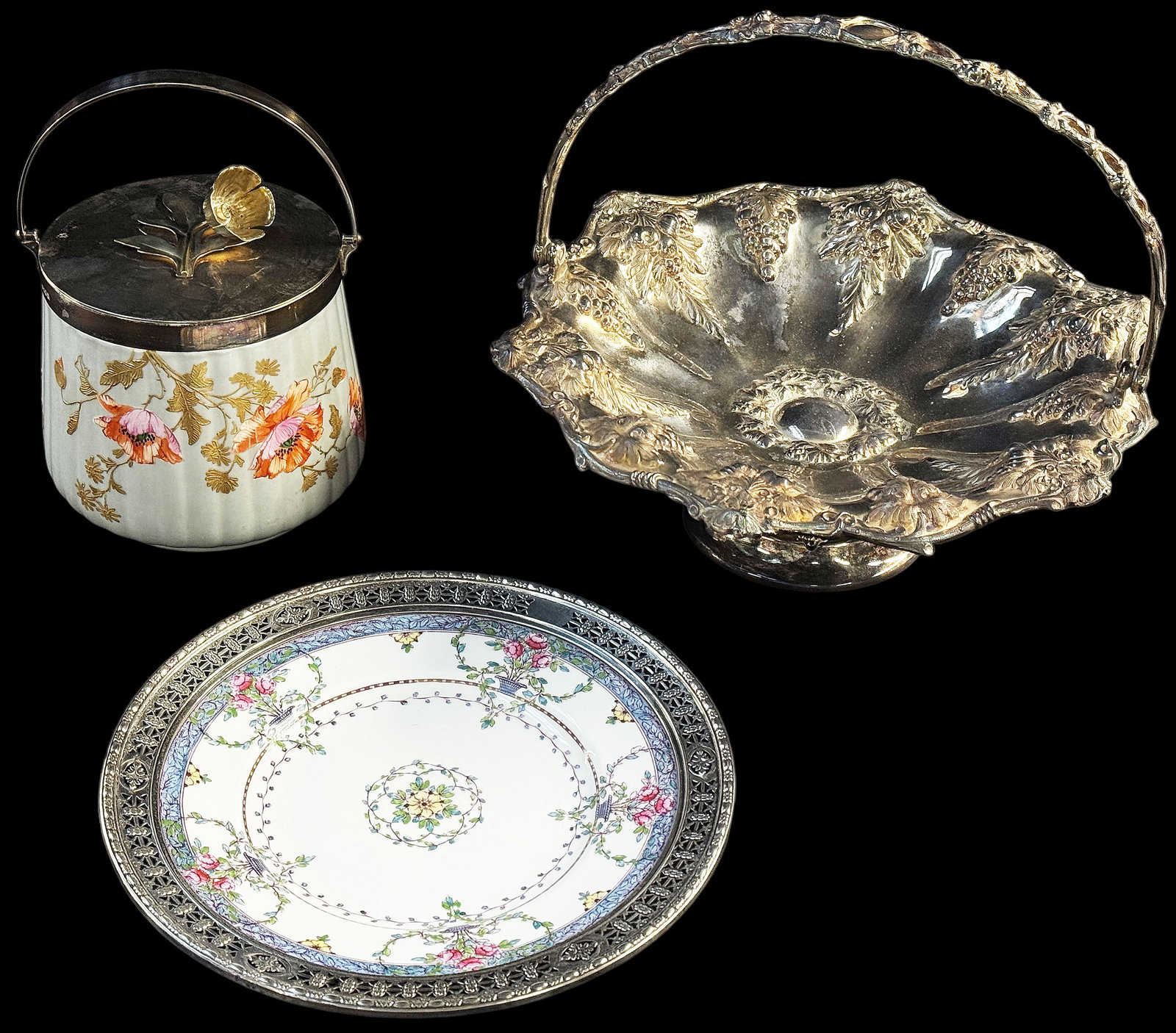 Lot: Silverplate Items, Inc. Victorian Wedgwood. (1 of 5)