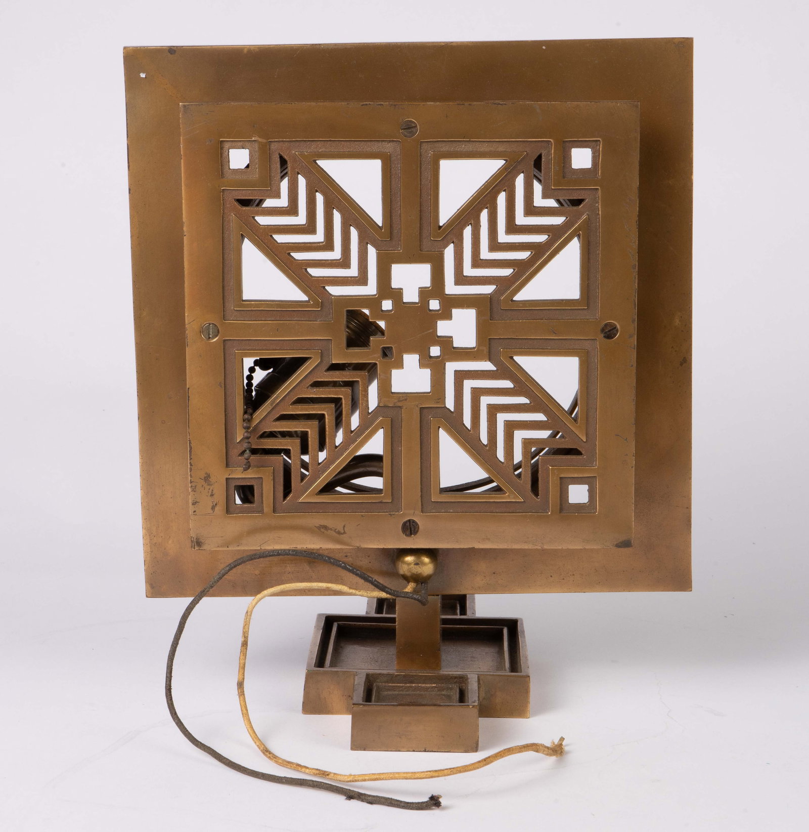 Frank Lloyd Wright Robie Bronze Wall Sconce. (1 of 3)