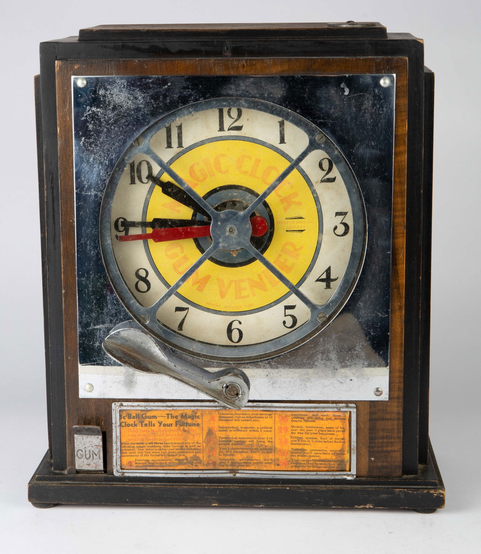 1 Cent Penny Magic Clock Gum Vendor Machine. (1 of 7)