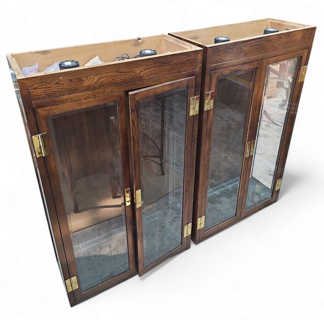 Henredon Display Cabinets or Bookcases.: These are actually the cabinet tops, and both have bevelled glass doors and sides. Each cabinet has 3 shelves, brass hinges and handles, and interior lights. They have some scratches, but are overall