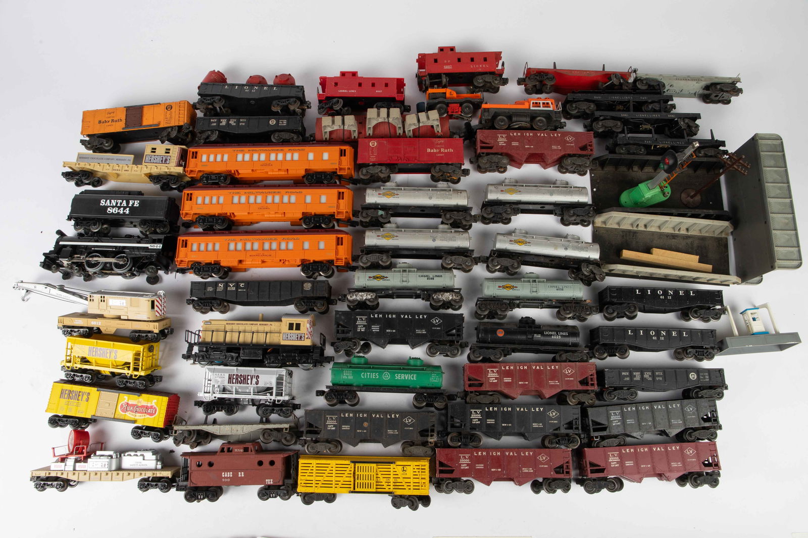 Lot of Lionel & K-Line O Scale Train Cars & More. (1 of 3)