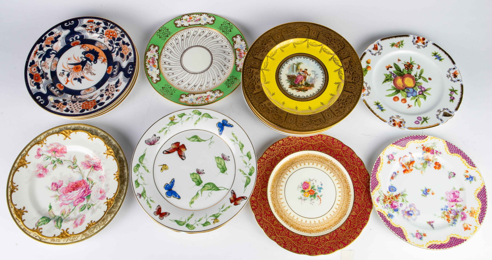 Lot: Asst. Dinner Plates- Limoges, Rosenthal, etc.: This lot includes 17 total plates by Godinger, Haviland Limoges, Hutschenreuther, KPM, and more. Overall, the lot looks to be in good condition. In-house shipping is available. Please see our website