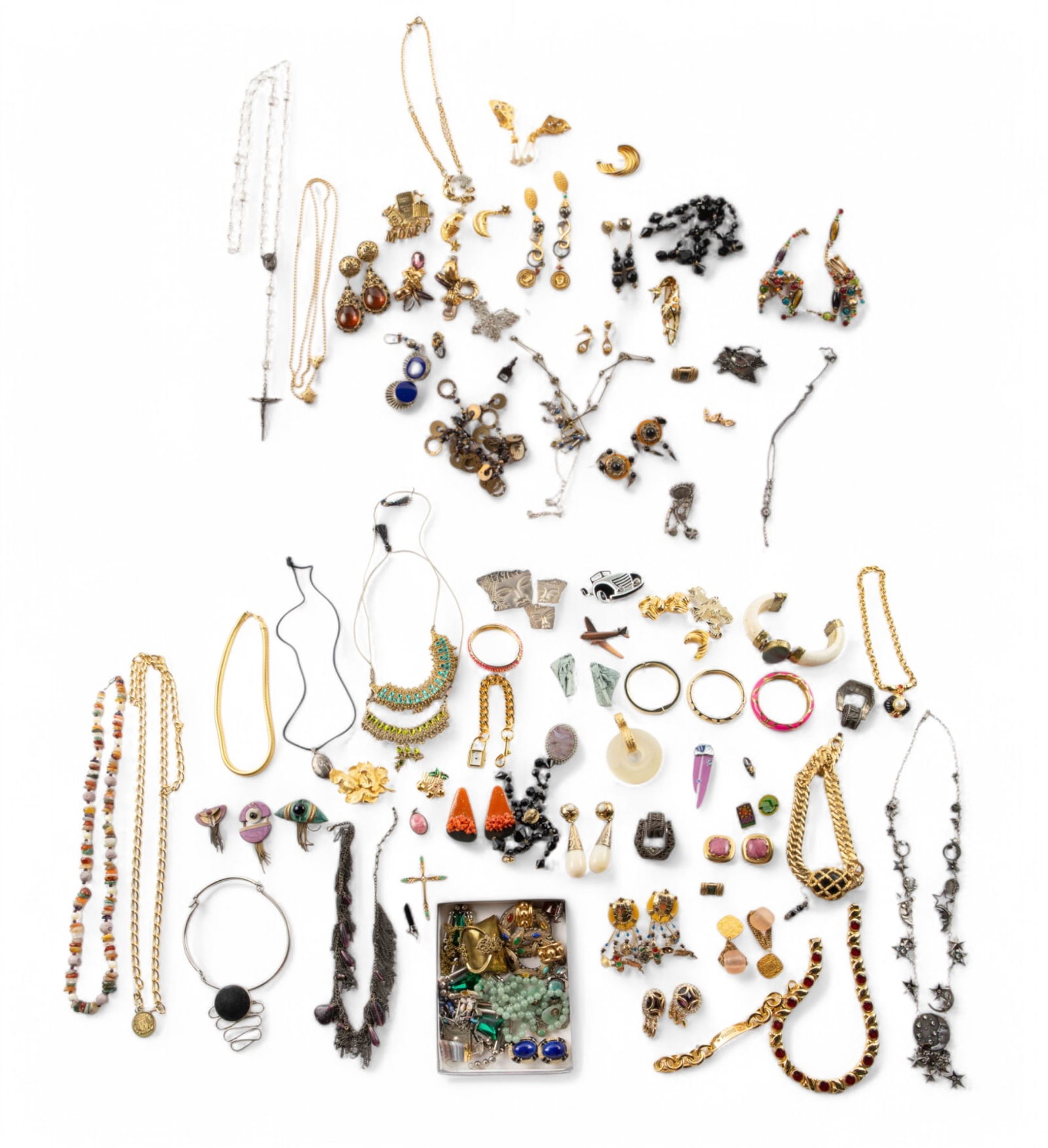 Lot of Costume Jewelry - 925, Piscitelli, Tropez.: This lot includes a variety of vintage costume jewelry. There are necklaces, bracelets, earrings, and brooches. The brands observed are Monet, Marvella, Dauplaise, Idemaria, Top Shelf Jewelry, Craft,