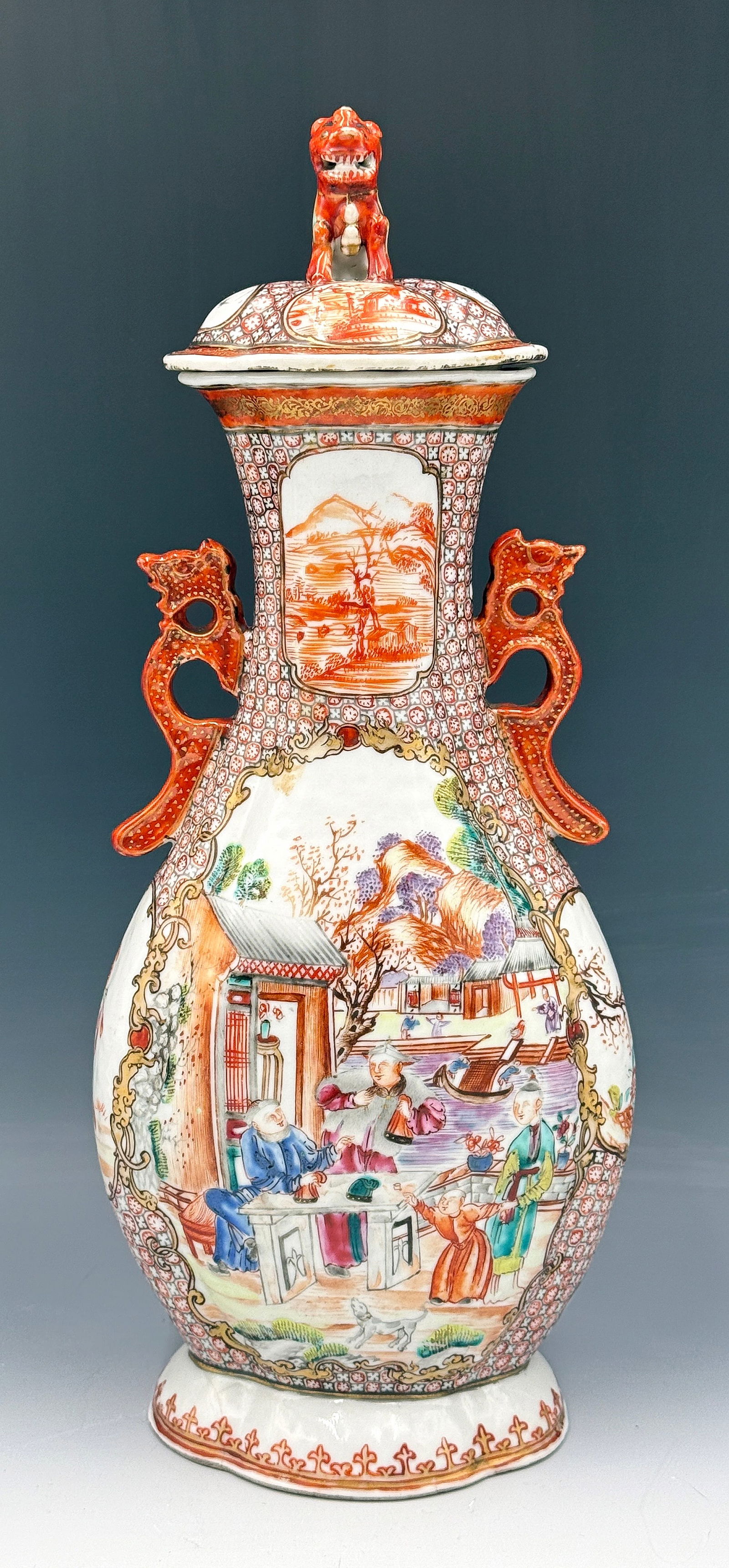 Qing Dynasty Chinese Export Vase with Lid. (1 of 6)