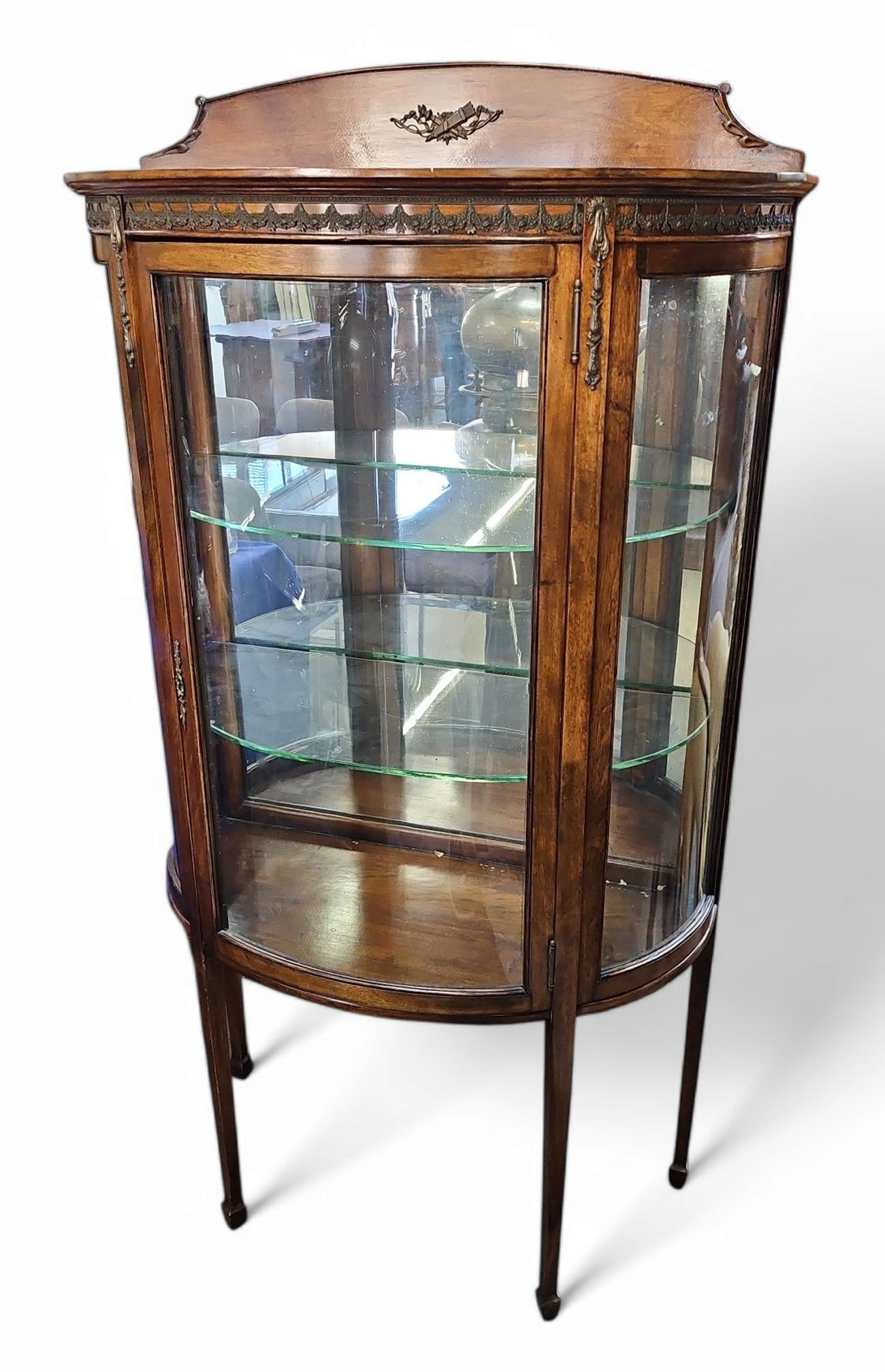 Vintage Carved Curio Cabinet. (1 of 2)