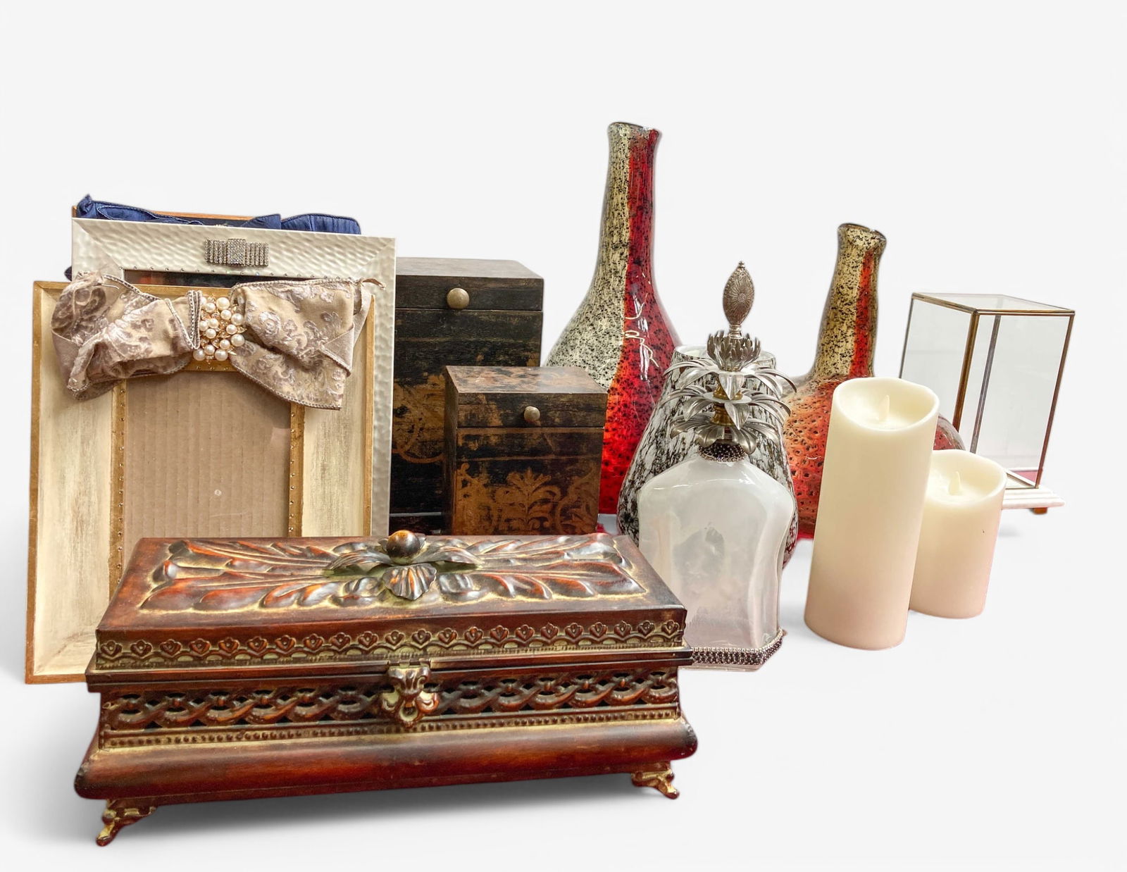 Lot: Picture Frames, Glass Vases, etc. (1 of 5)