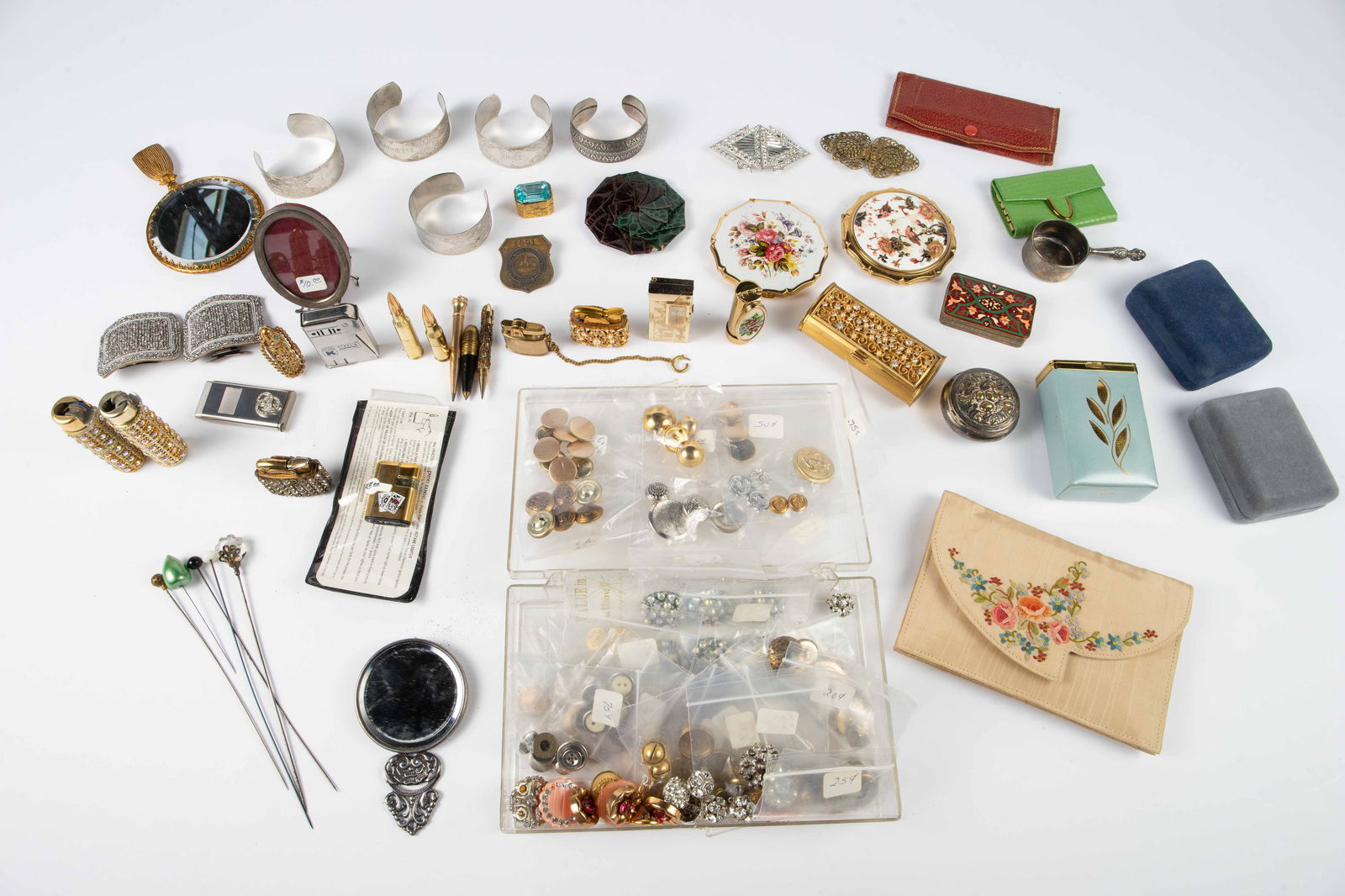 Lot of Womens' Vintage Items - Vanity, Lighters. (1 of 10)