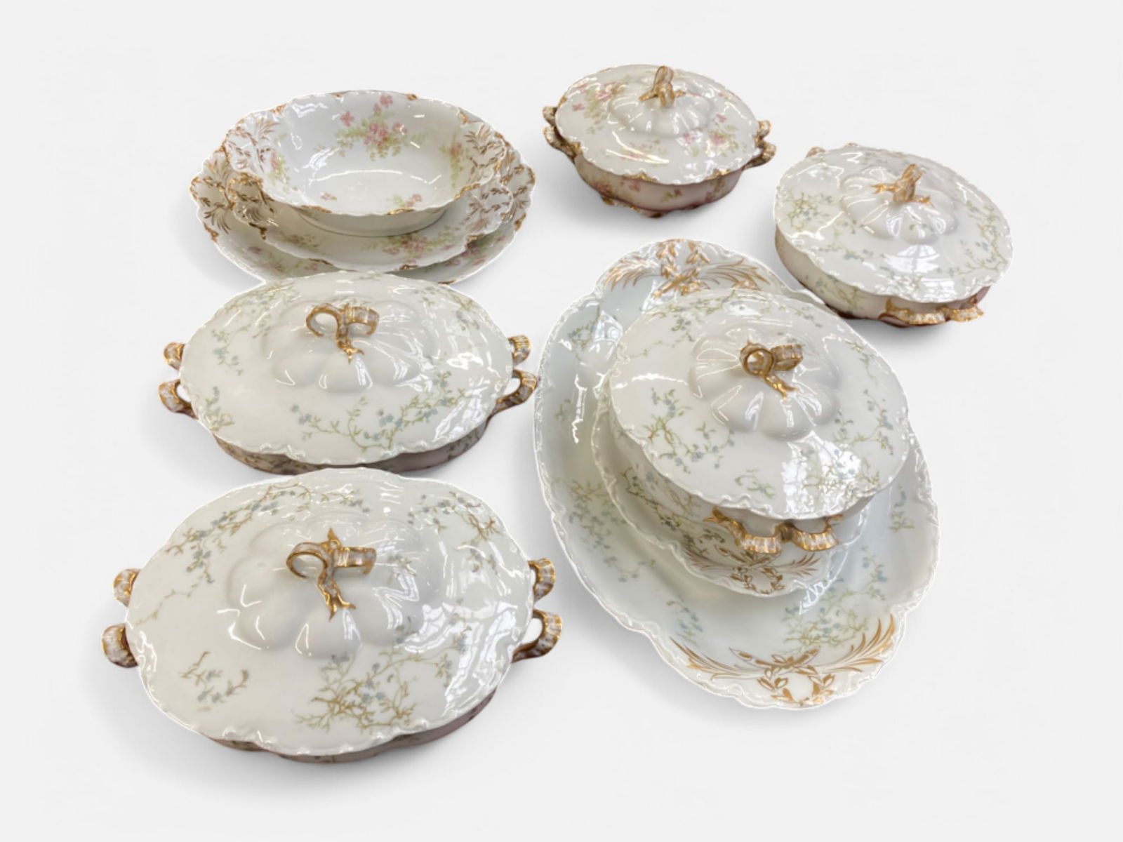 Haviland Limoges France China Serveware Set. (1 of 4)