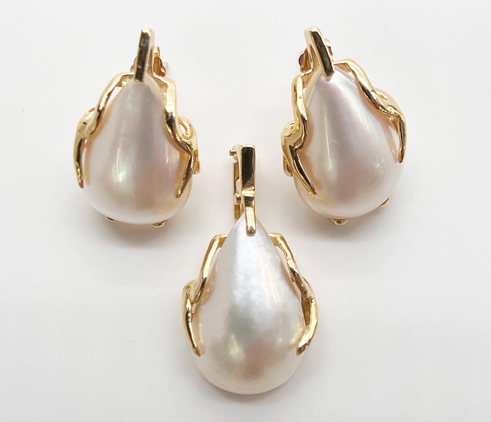 14K Gold Drop Pearl Earrings & Pendant Set. (1 of 3)