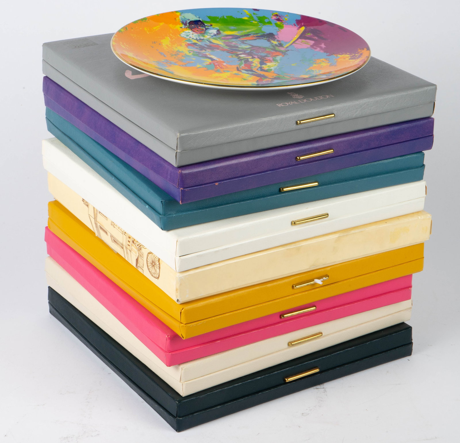 Lot of 10 Royal Doulton Collecitble Plates.: Nine of them come with their original boxes. These are mostly Chen Chi and Hahn Vidal plates. One other plate is Dong Kingman, and another plate is Leroy Neiman. The lot looks to be in very good condi