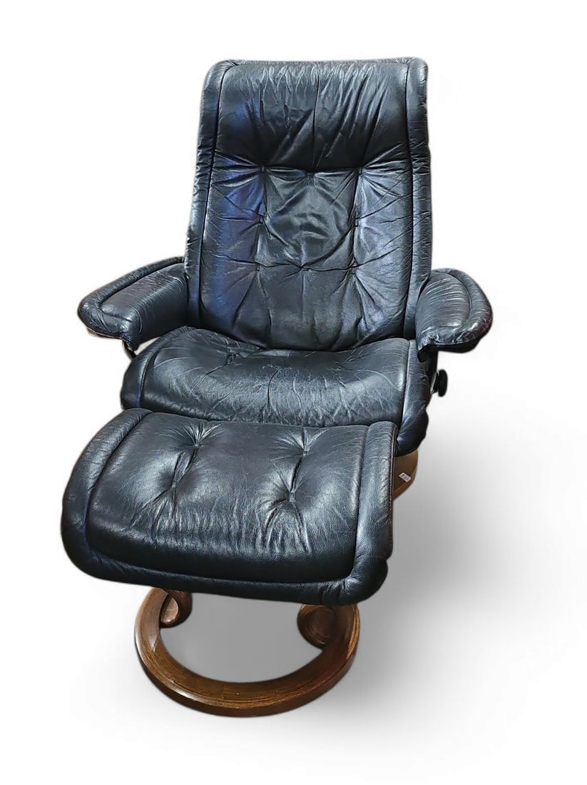 Ekornes Swivel Recliner and Ottoman, Black Leather (1 of 3)