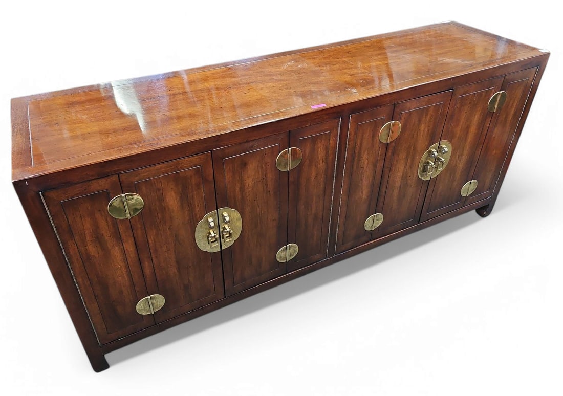Henredon Asian Style Folio Eleven Sideboard. (1 of 3)