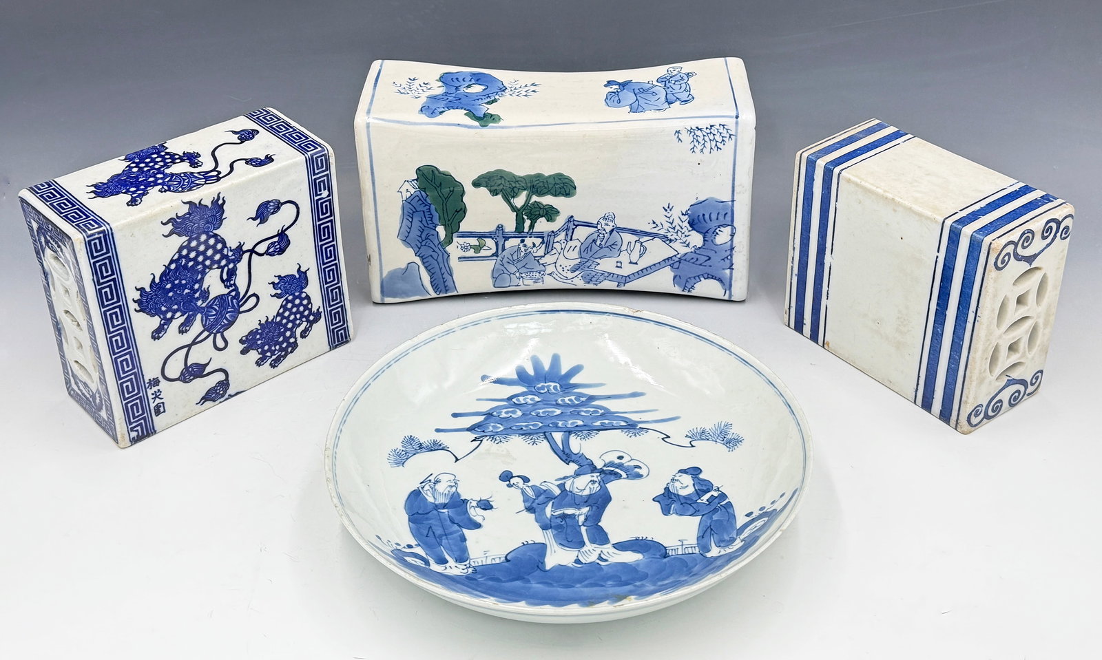 Lot of 4 Chinese Blue & White Porcelain Objects. (1 of 7)