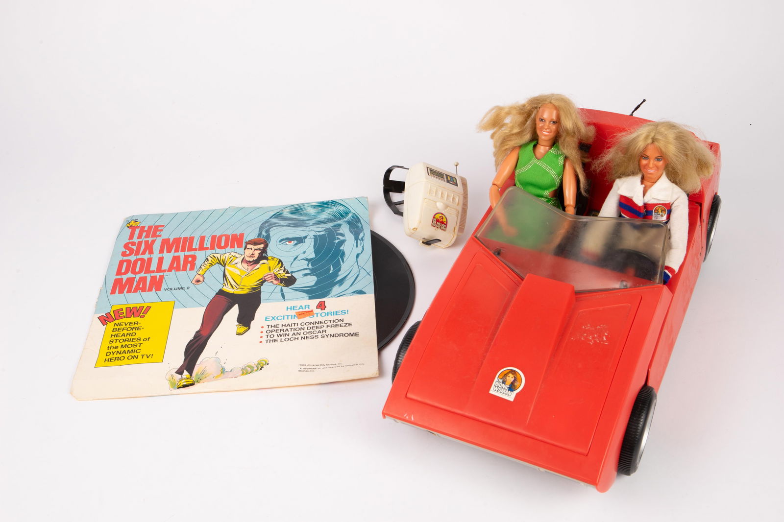 Lot: Bionic Woman & Fembot Dolls, Car, Record. (1 of 17)