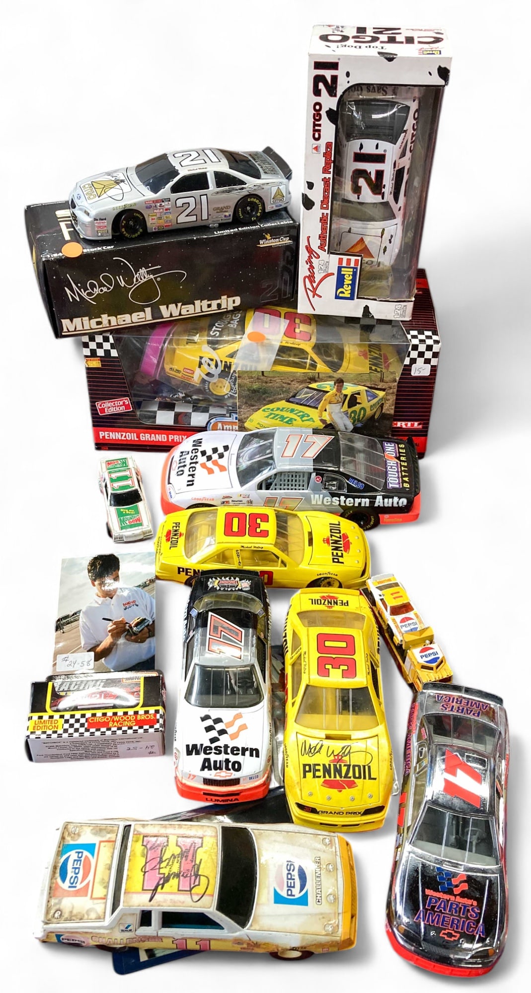 Michael & Darrell Waltrip Memorabila, 5 Autographs (1 of 7)