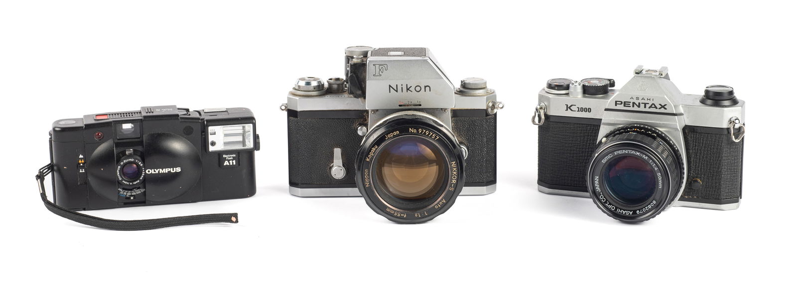 Lot of Three Vintage 35mm Cameras. (1 of 9)