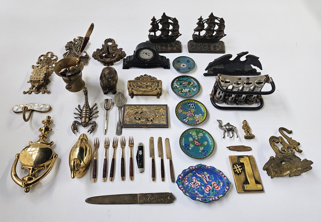 Lot: Bookends, Door Knockers, Hooks, etc. (1 of 4)