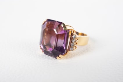 14K Gold Ring w/ Diamonds & Extra Large Amethyst.
