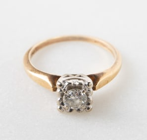 Antique 14K Gold & Diamond Engagement Ring.