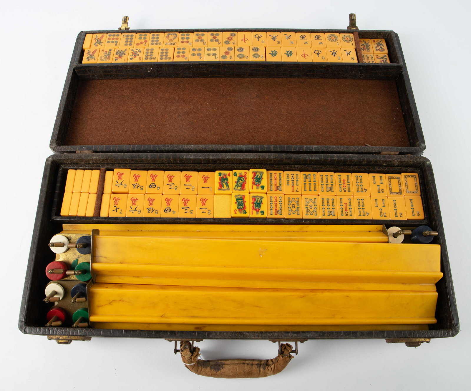 Vintage Bakelite Mah Jongg Set. (1 of 8)