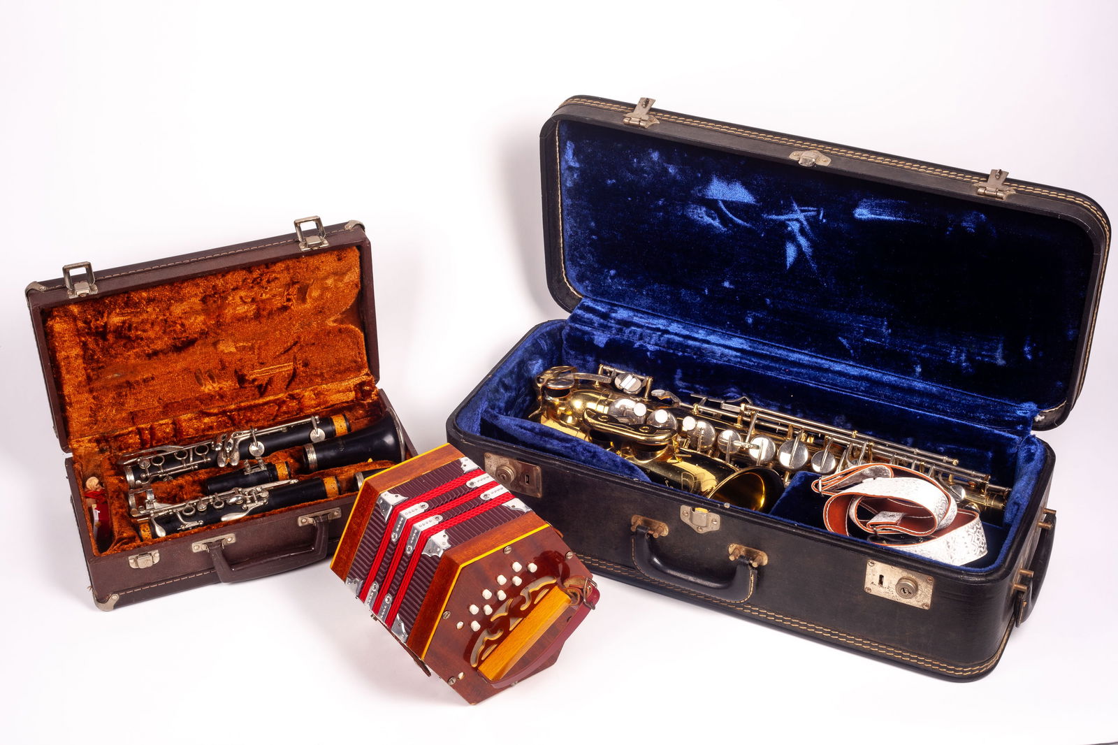 Lot: Saxophone, Clarinet & Concertina Accordion. (1 of 18)