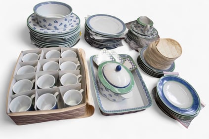 Villeroy & Boch Switch 3 Dinnerware Set for 12.