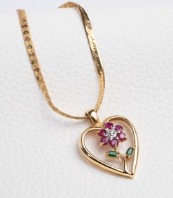 Italian 14K Gold Necklace w/ Heart Flower Pendant.