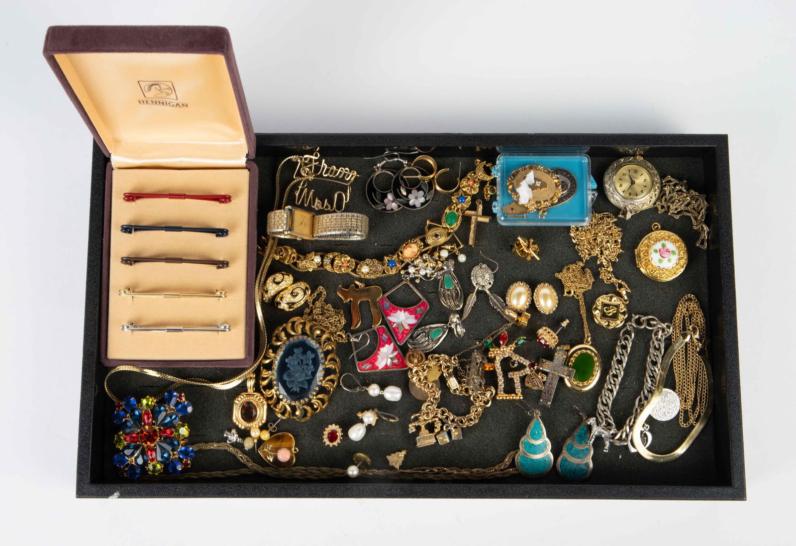 Lot of Vintage Jewelry, inc. Designers, GF & 925.: The lot contains over 40 items. There are chain necklaces, pendant necklaces, pendants, earrings, charm bracelets, lockets, an Endura pendant watch, a Seiko watch, and more. Some of the stand out piec