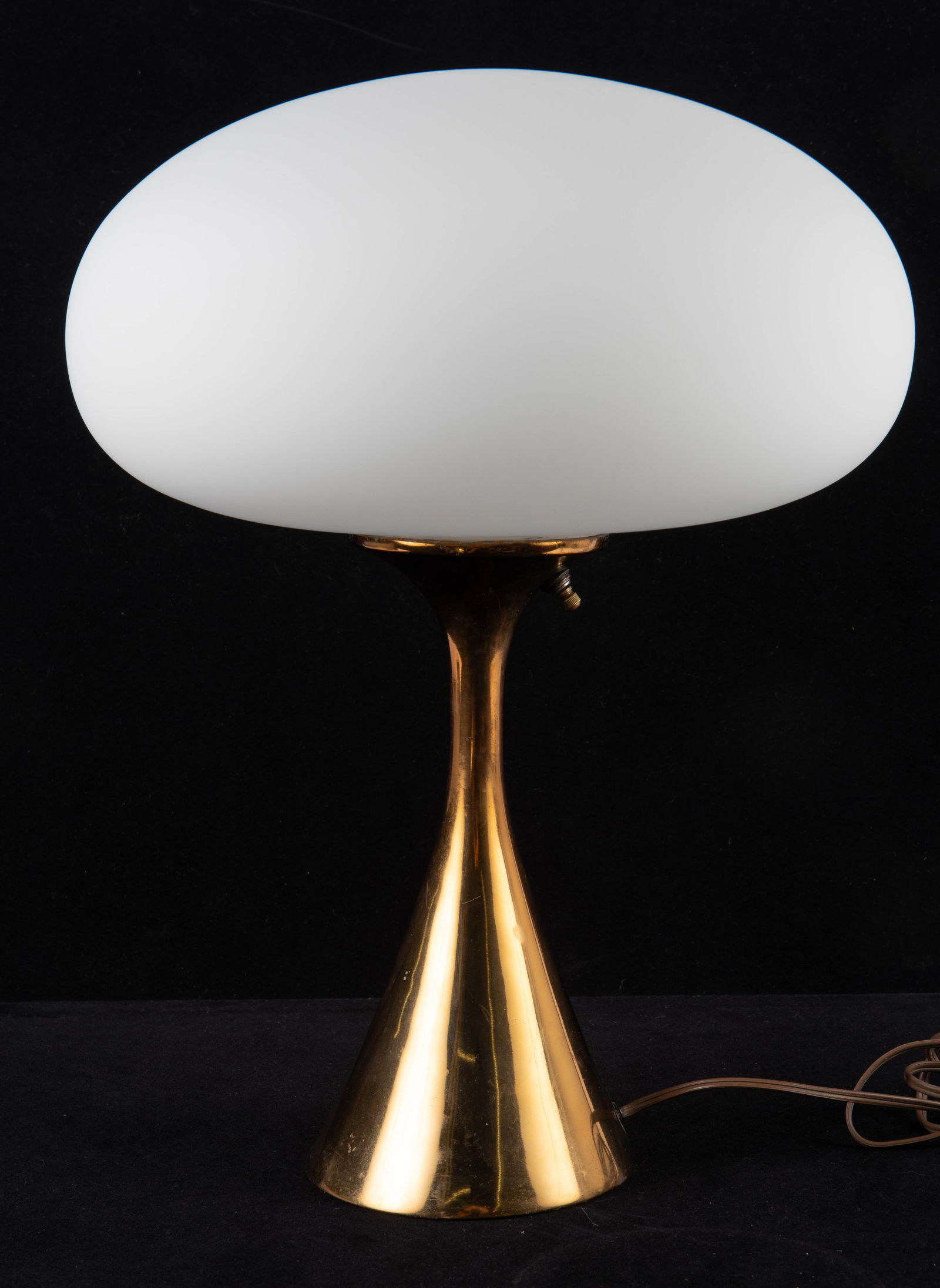 Mid Century Laurel Mushroom Lamp w/ Metal Base. (1 of 7)