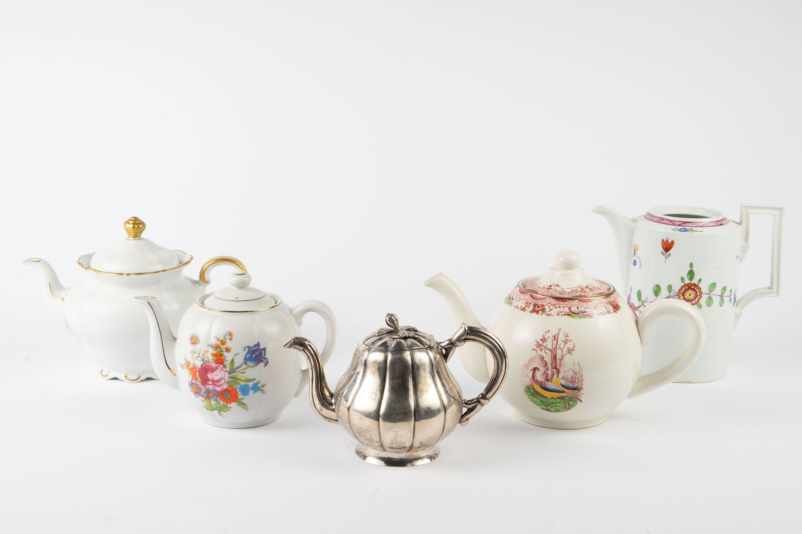 Lot of 4 Teapots and Meissen Coffee Pot (No Lid). (1 of 12)