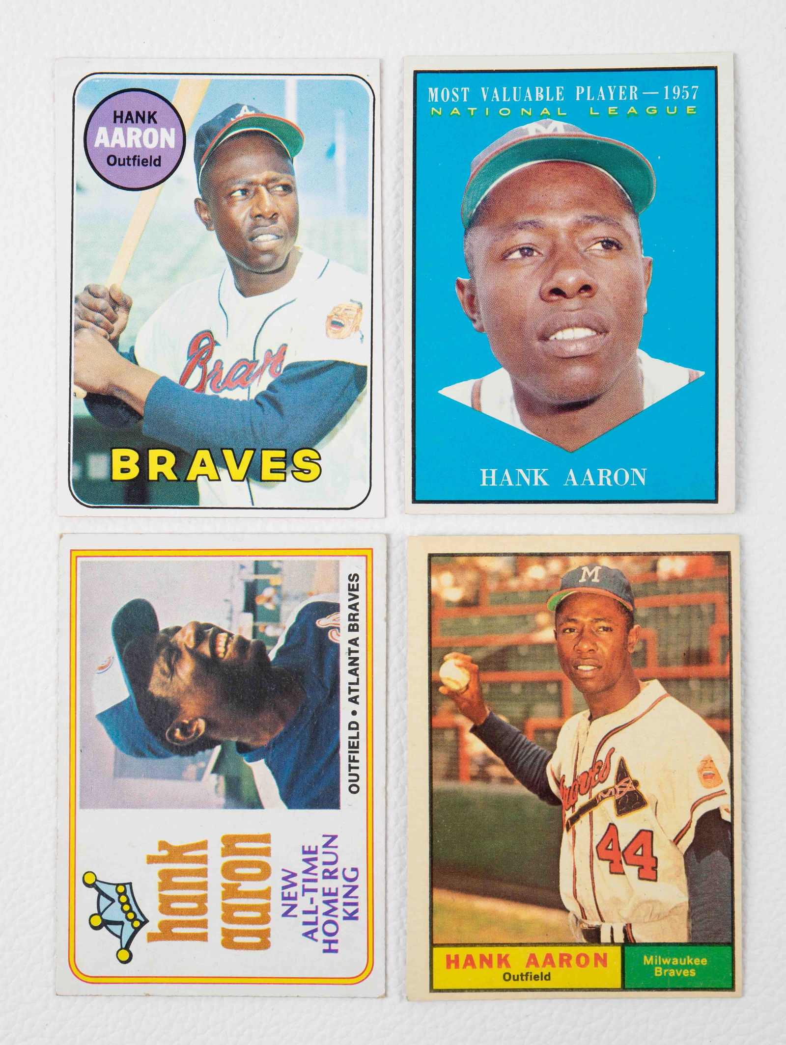 4 Topps Vintage Hank Aaron Baseball Cards. (1 of 9)