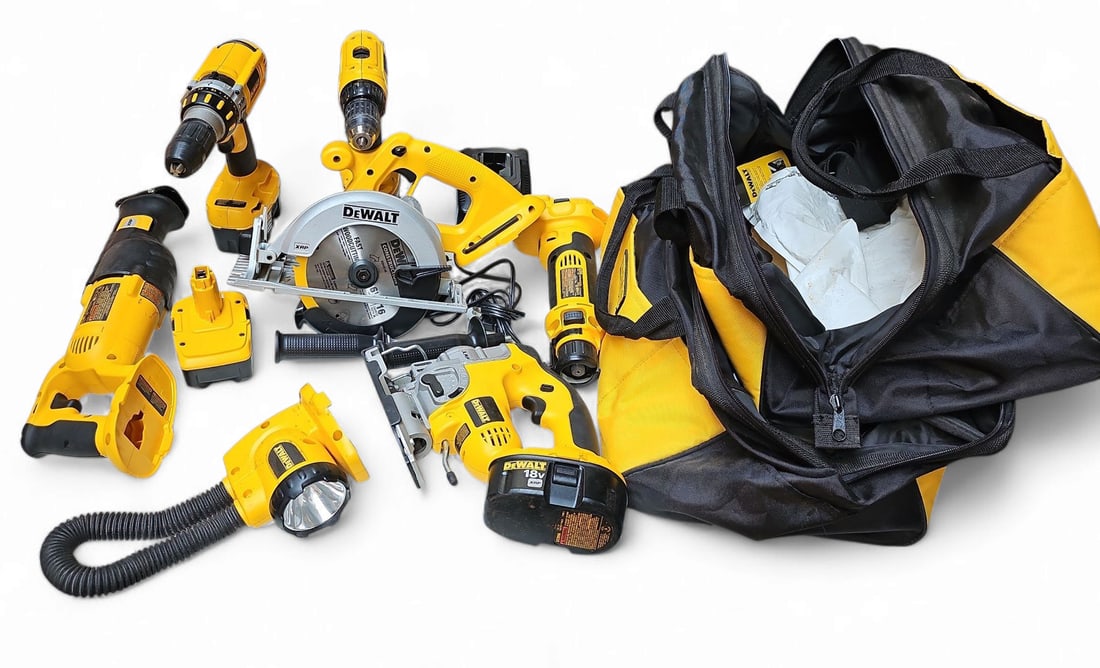 Lot of Working Dewalt Cordless Tools. (1 of 2)