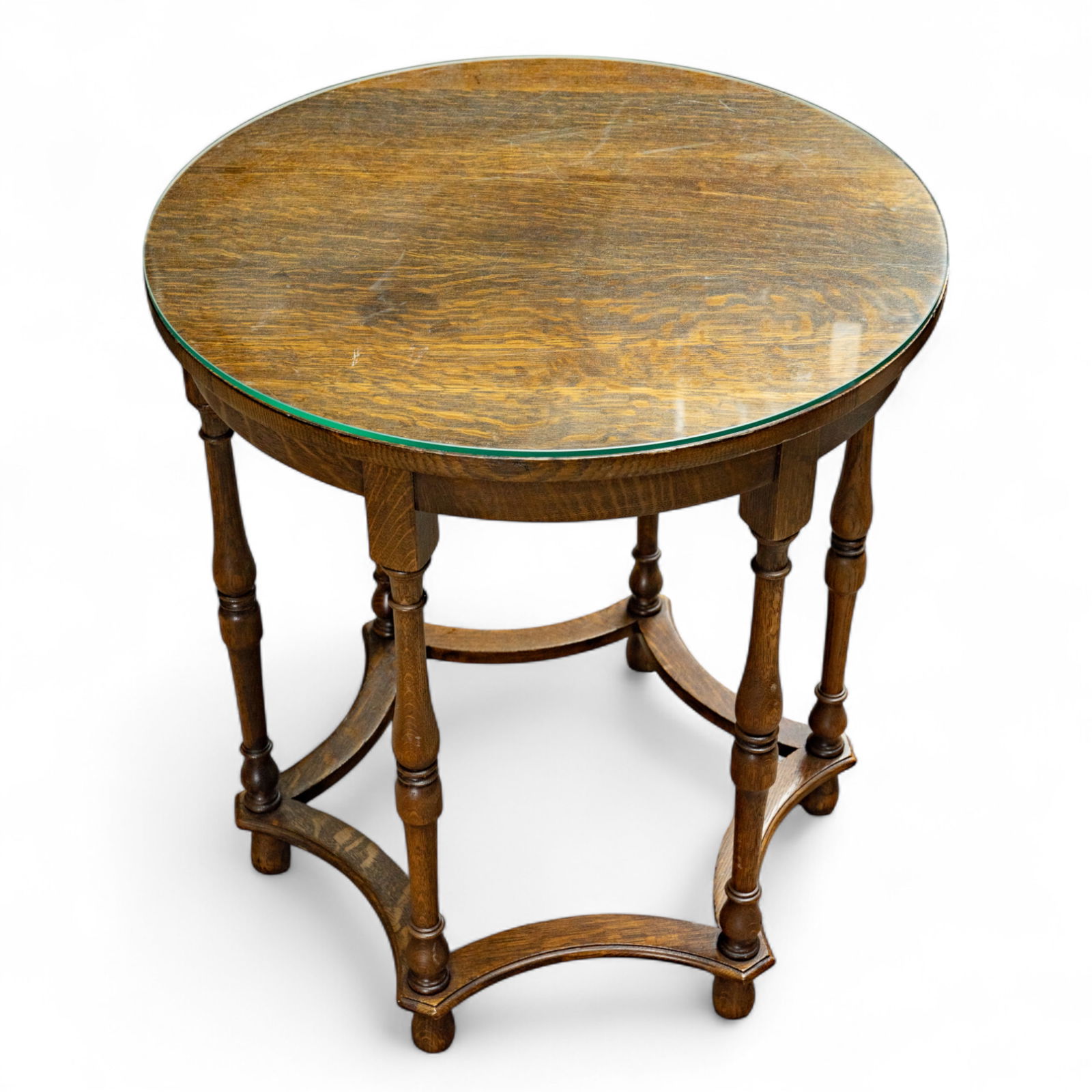 Vintage Circular Oak Side Table. (1 of 4)